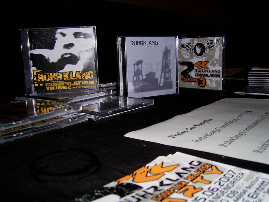 Bild "infos:ruhrklang-releaseparty-cds-0111.jpg"